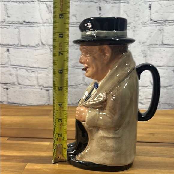 Royal Dalton Winston Churchill Mug - Picture 5 of 8